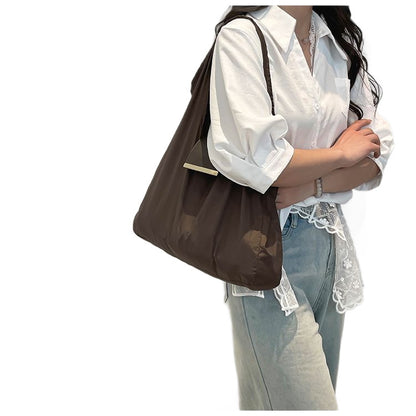 Fashionable lady's handbag