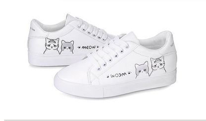Flache Schuhe, Katzenschuhe, weiße Sneaker